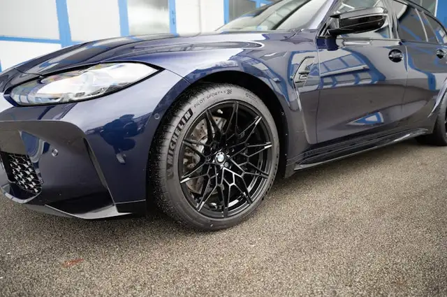 BMW M3 view 7