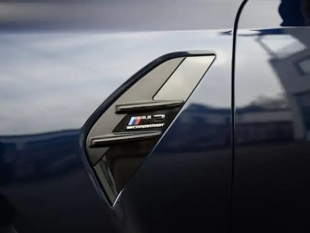 BMW M3 view 9