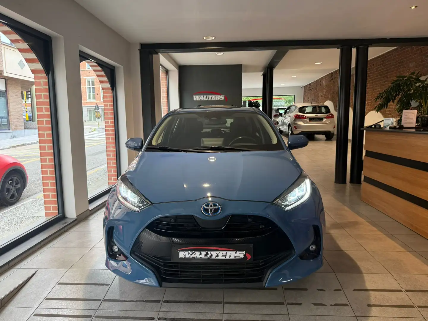 Toyota Yaris Yaris Hybrid 1.5 VVT-i Iconic Bleu - 2
