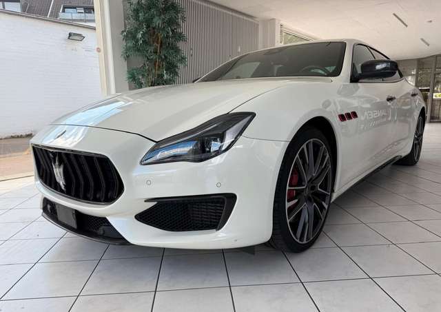 Imagine Maserati Quattroporte Trofeo Full Option | Soft Close