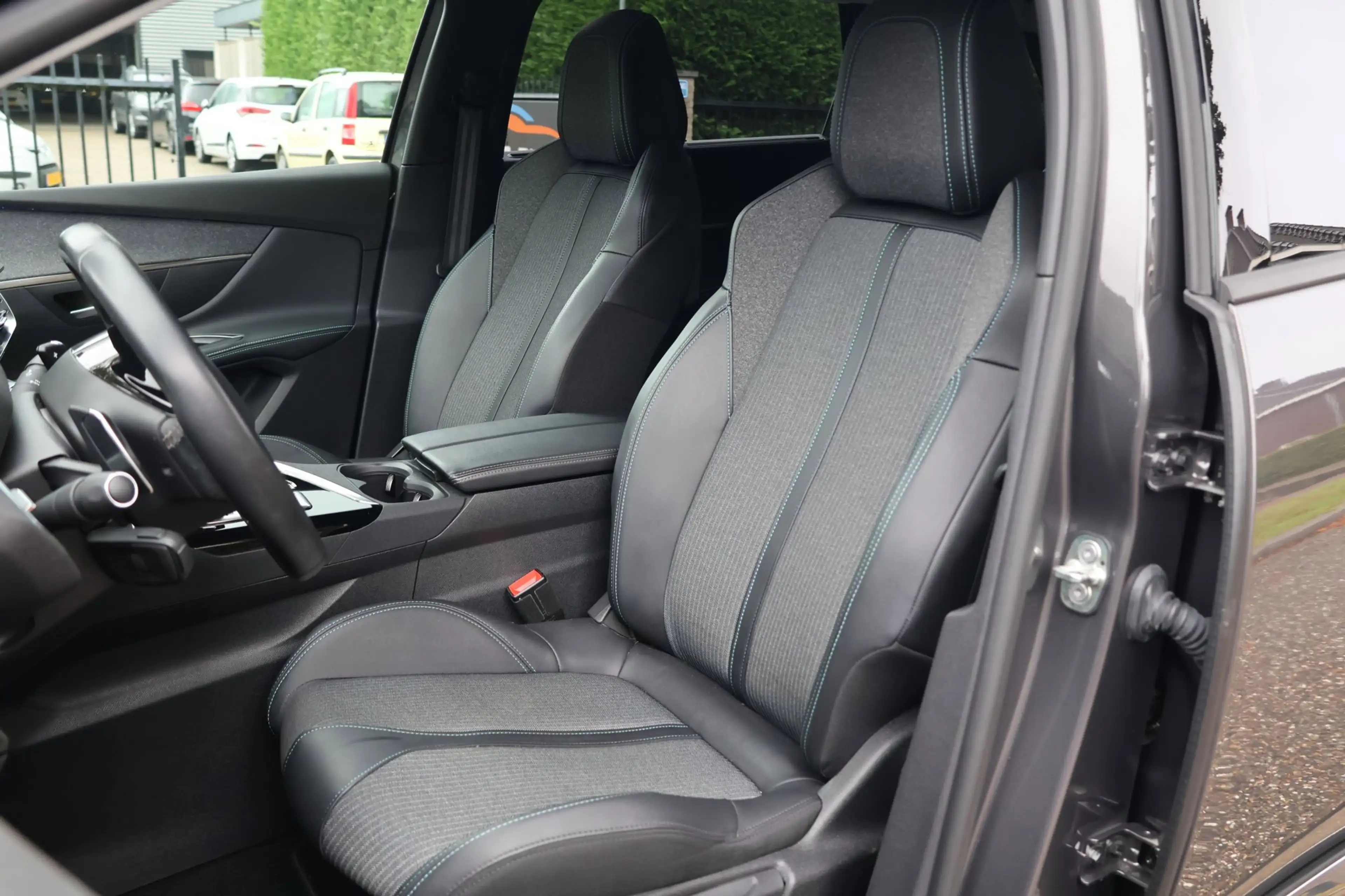 Peugeot 5008 1.5 BlueHDI Allure Pack Business | EX. EX. €10250 — photo 9