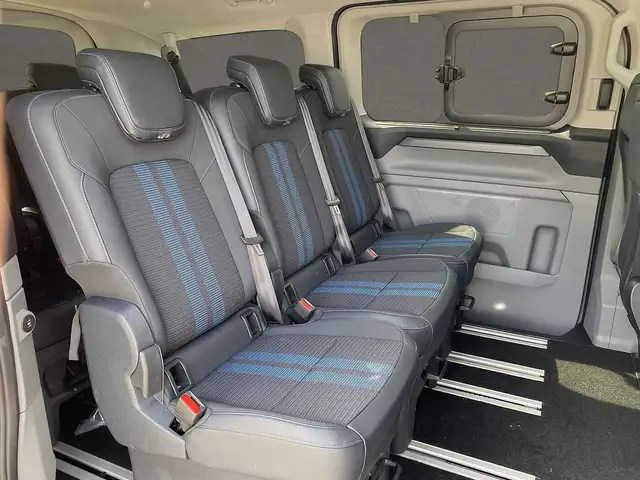 Ford Tourneo Custom view 5