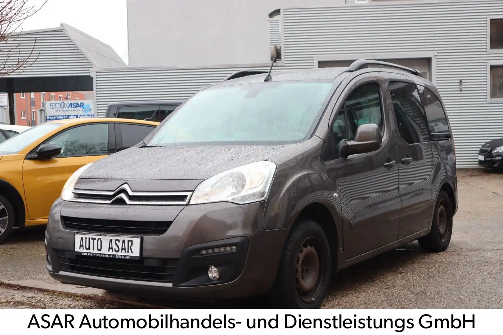 Citroen Berlingo Kombi Shine 1.2/AHK/PDC/DAB/8-FACH/TEMP Braun - 1