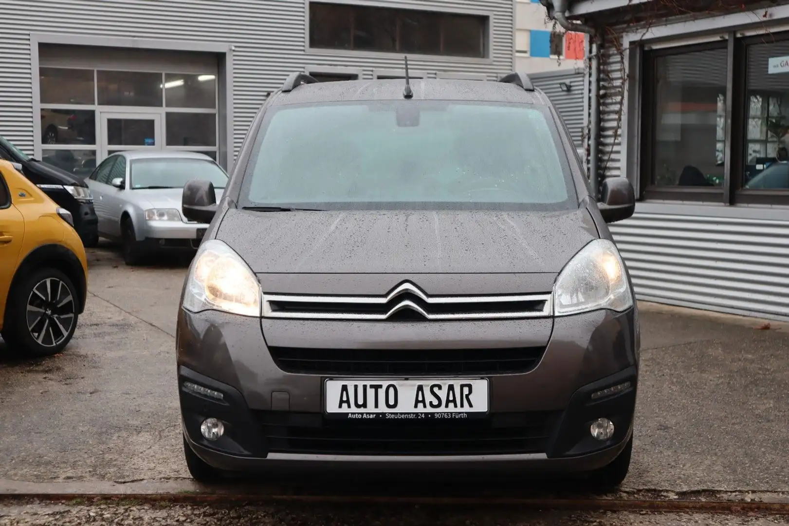 Citroen Berlingo Kombi Shine 1.2/AHK/PDC/DAB/8-FACH/TEMP Braun - 2