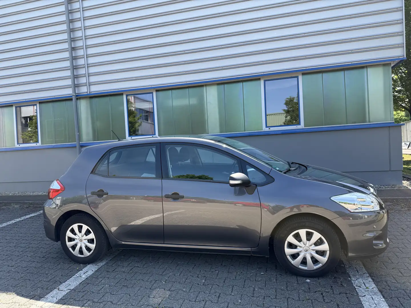 Toyota Auris 1.33 VVT-i - 2