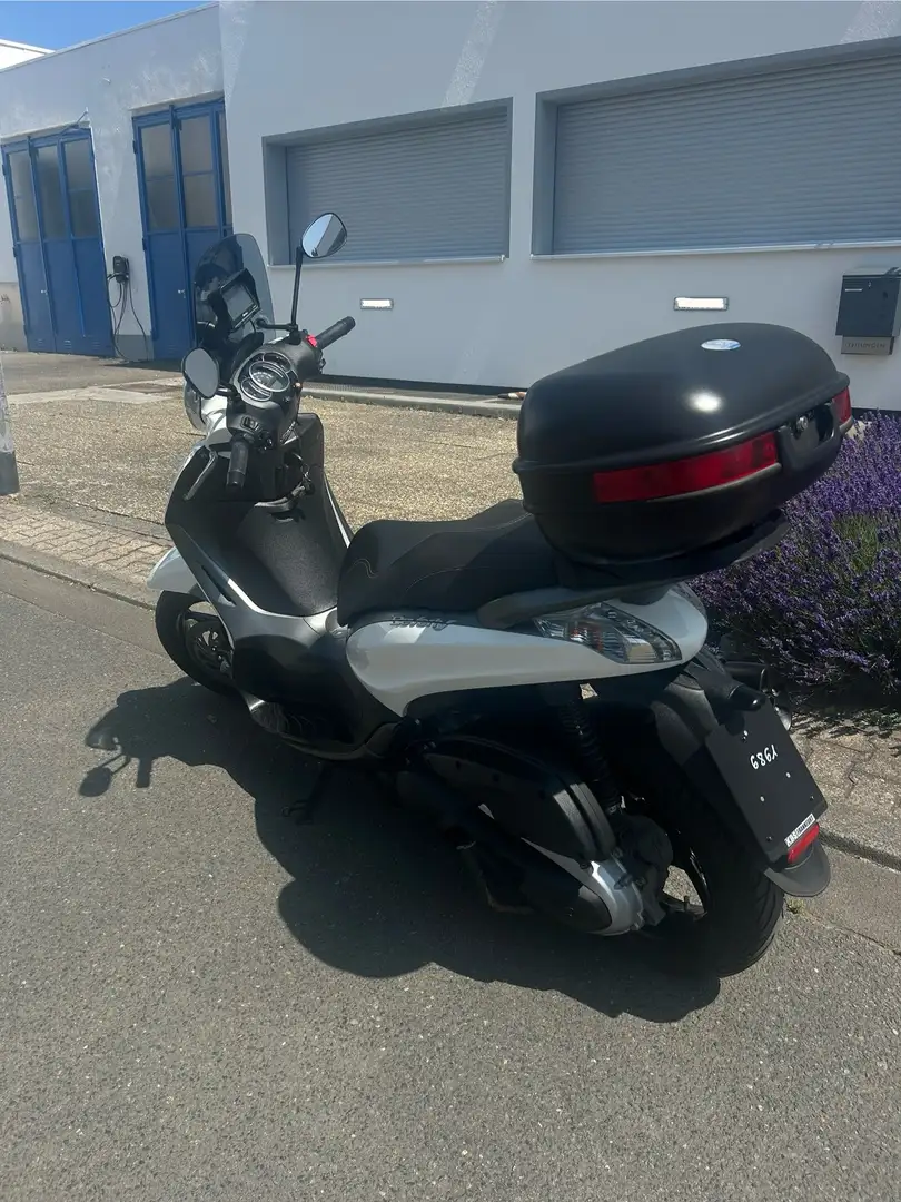 Piaggio Beverly 350 Sport Touring White - 2