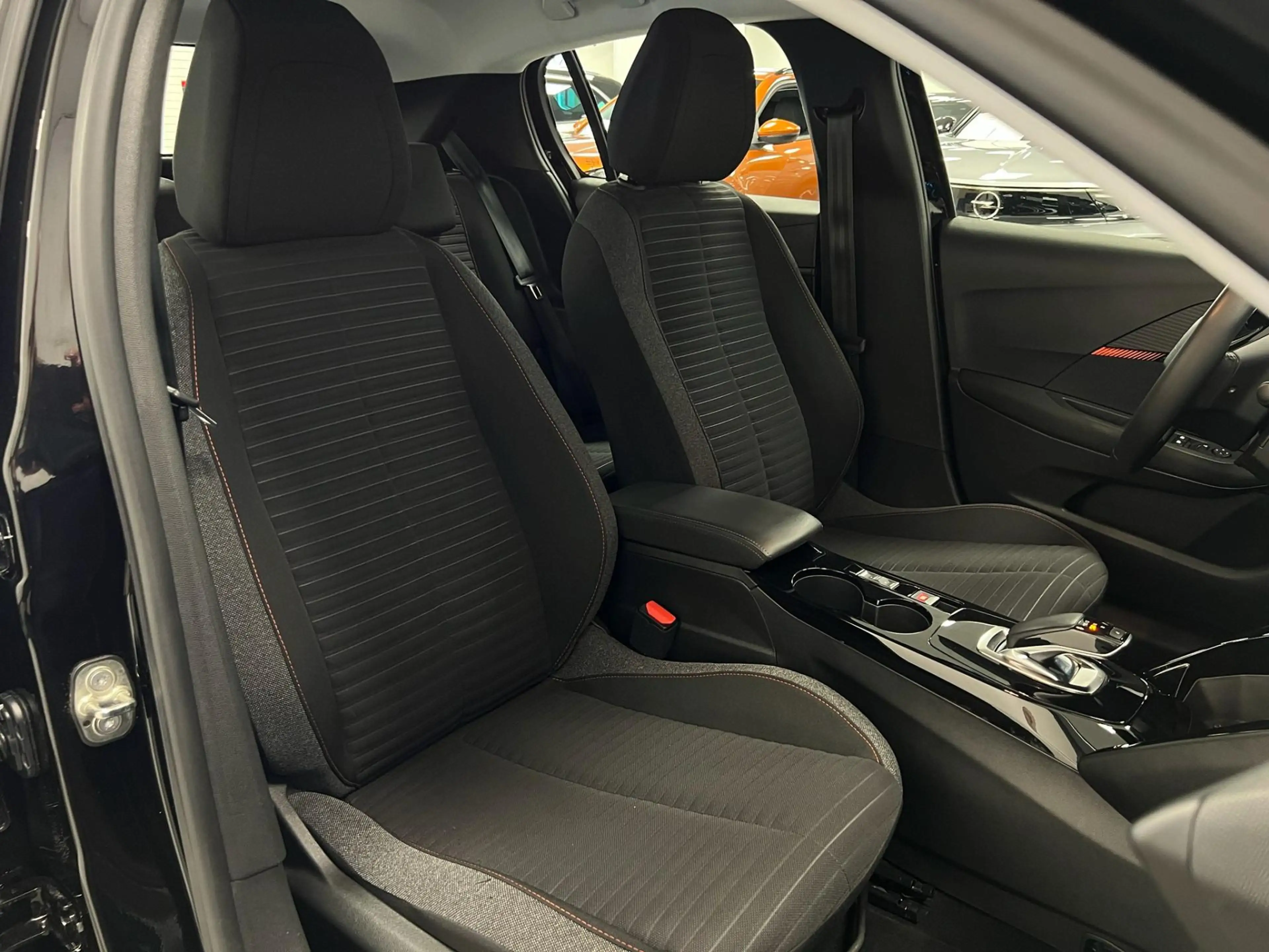 Peugeot e-208 EV Active 50 kWh / Stoelverw. / Pdc / SOH 100% / — photo 8