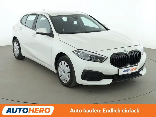 BMW 1 Series view 8