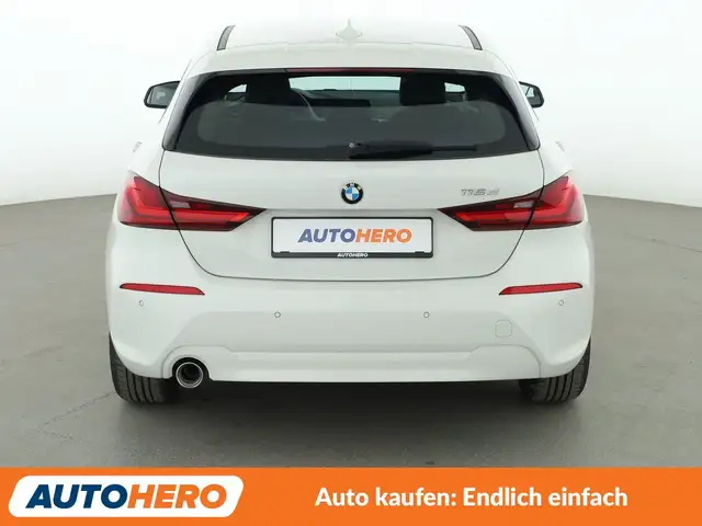 BMW 1 Series view 5