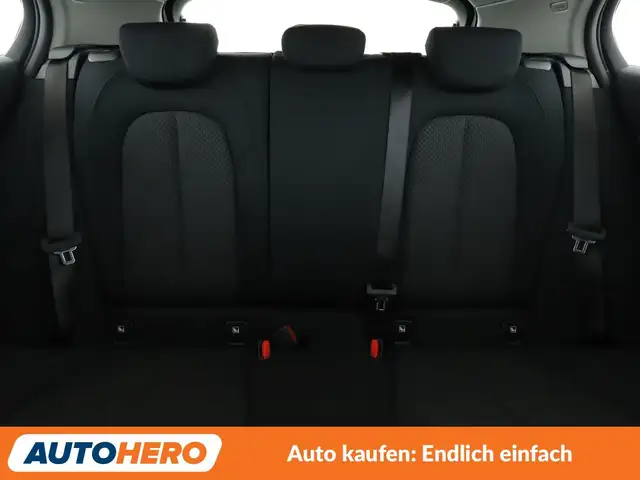 BMW 1 Series view 15