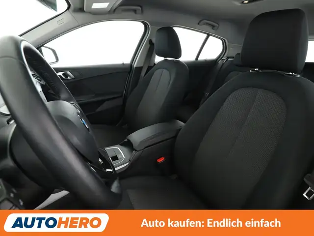 BMW 1 Series view 10
