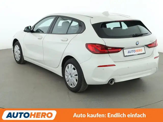 BMW 1 Series view 4