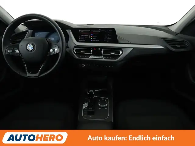BMW 1 Series view 12