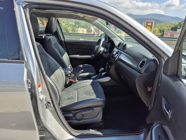 Suzuki Vitara view 9