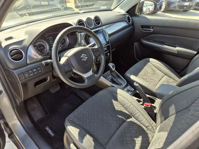 Suzuki Vitara view 6