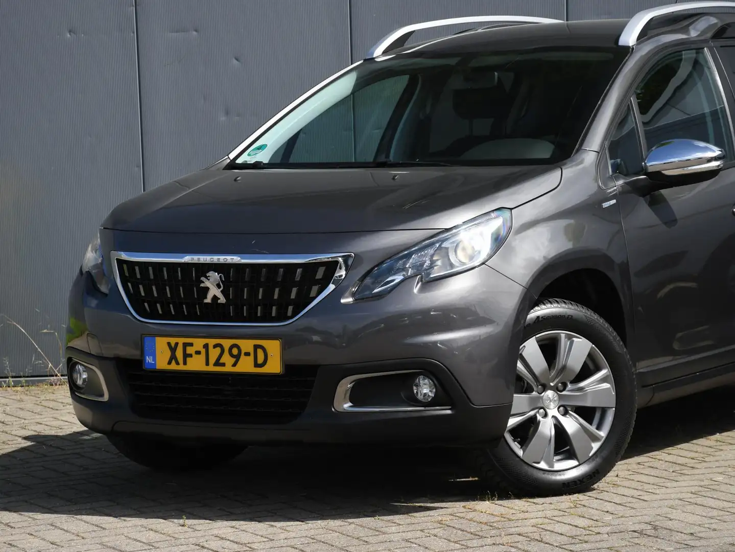 Peugeot 2008 Active 1.2 PureTech 82pk NAVI | CRUISE | USB | 16' Grau - 2