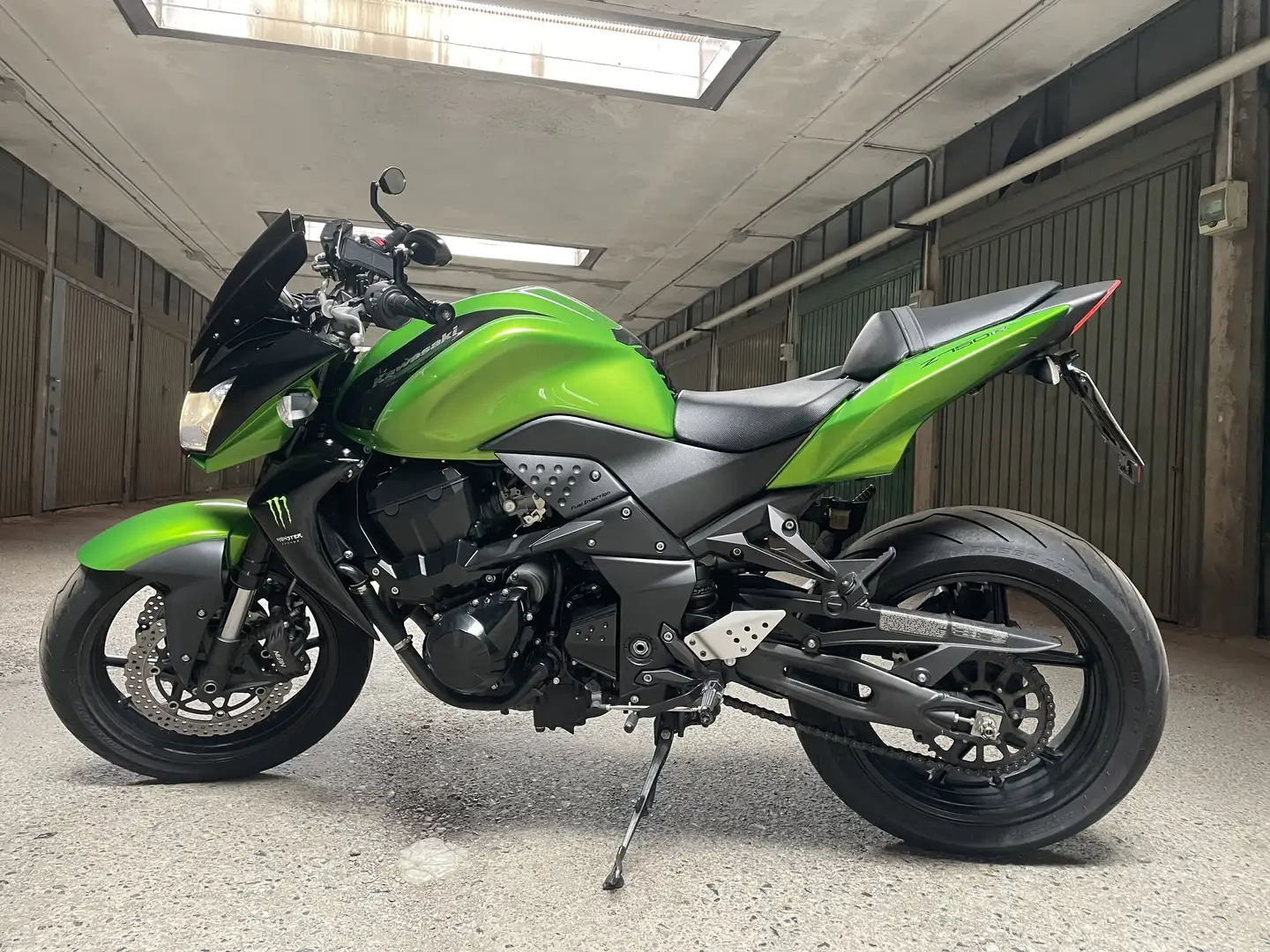 Kawasaki Z 750 R Verde - 2