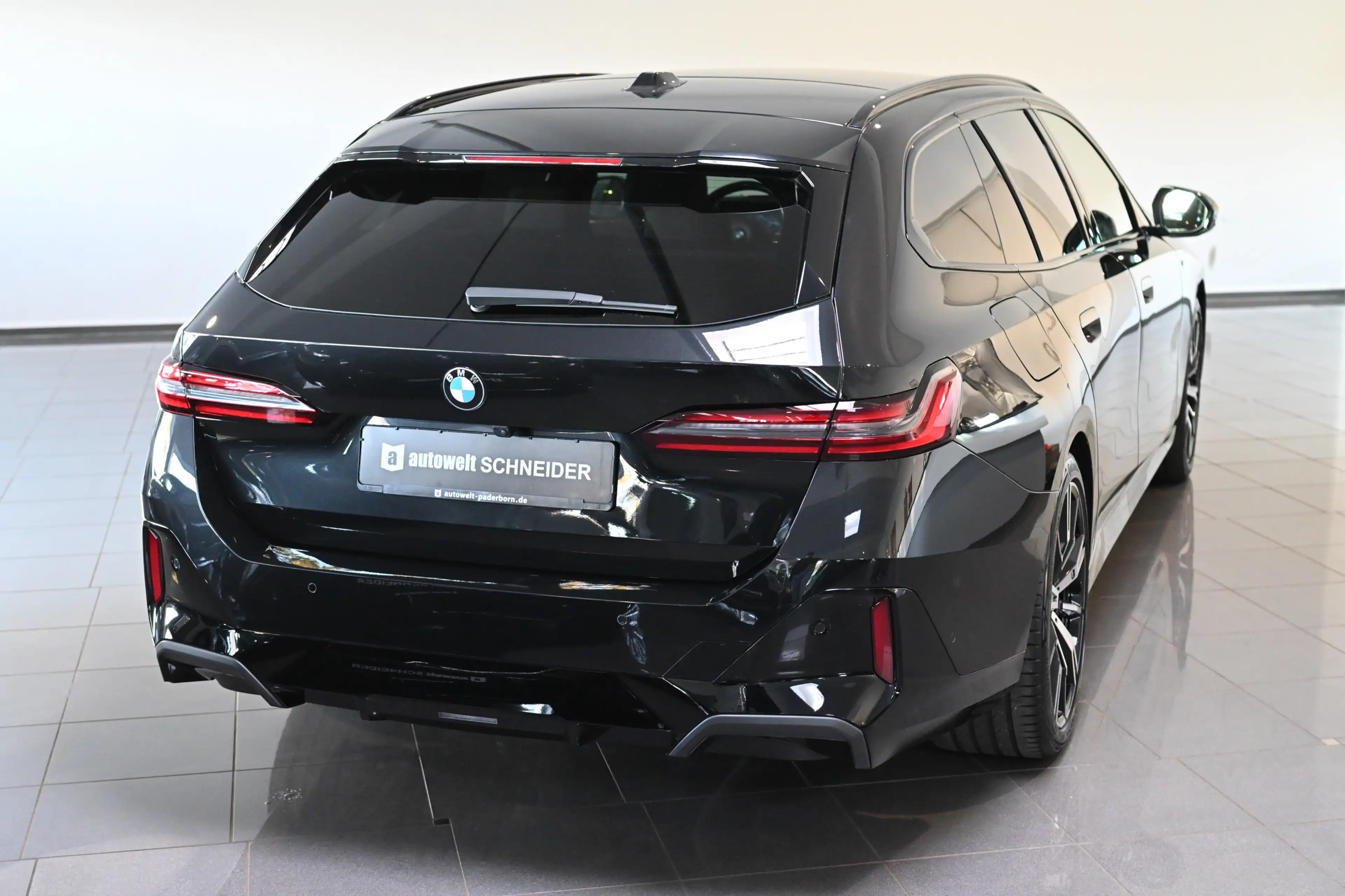 BMW 520 d Touring xDrive M Sport Pro Pano ACC StHz. — photo 2