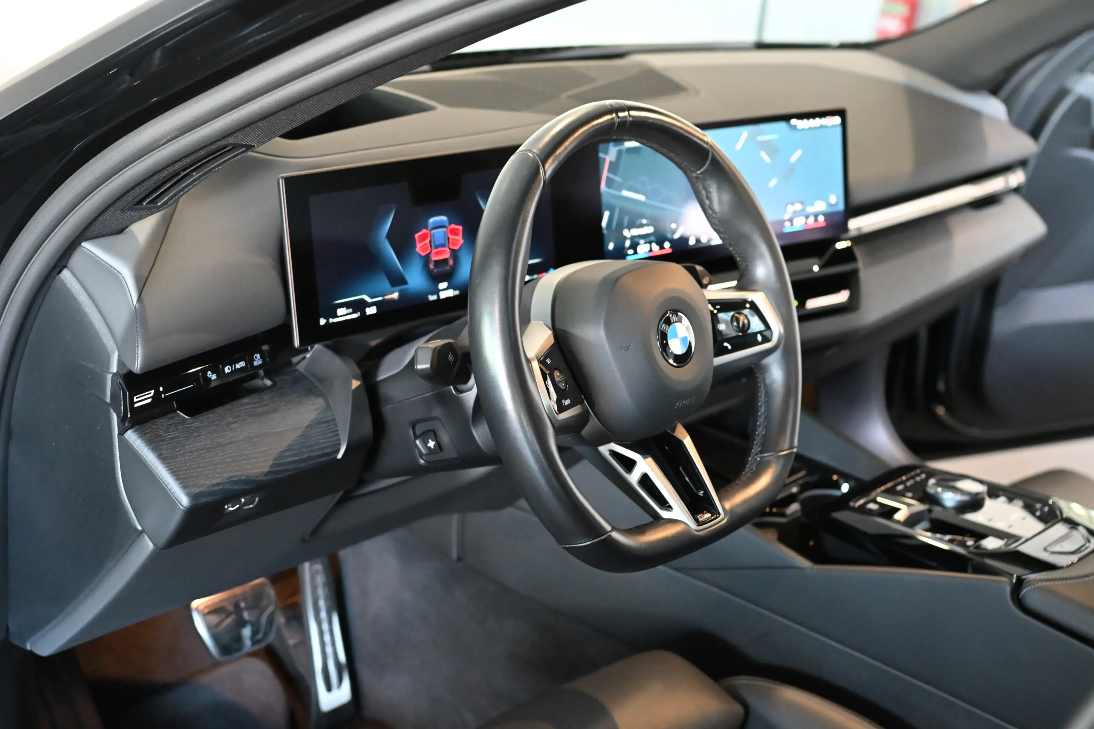 BMW 520 d Touring xDrive M Sport Pro Pano ACC StHz. — photo 8