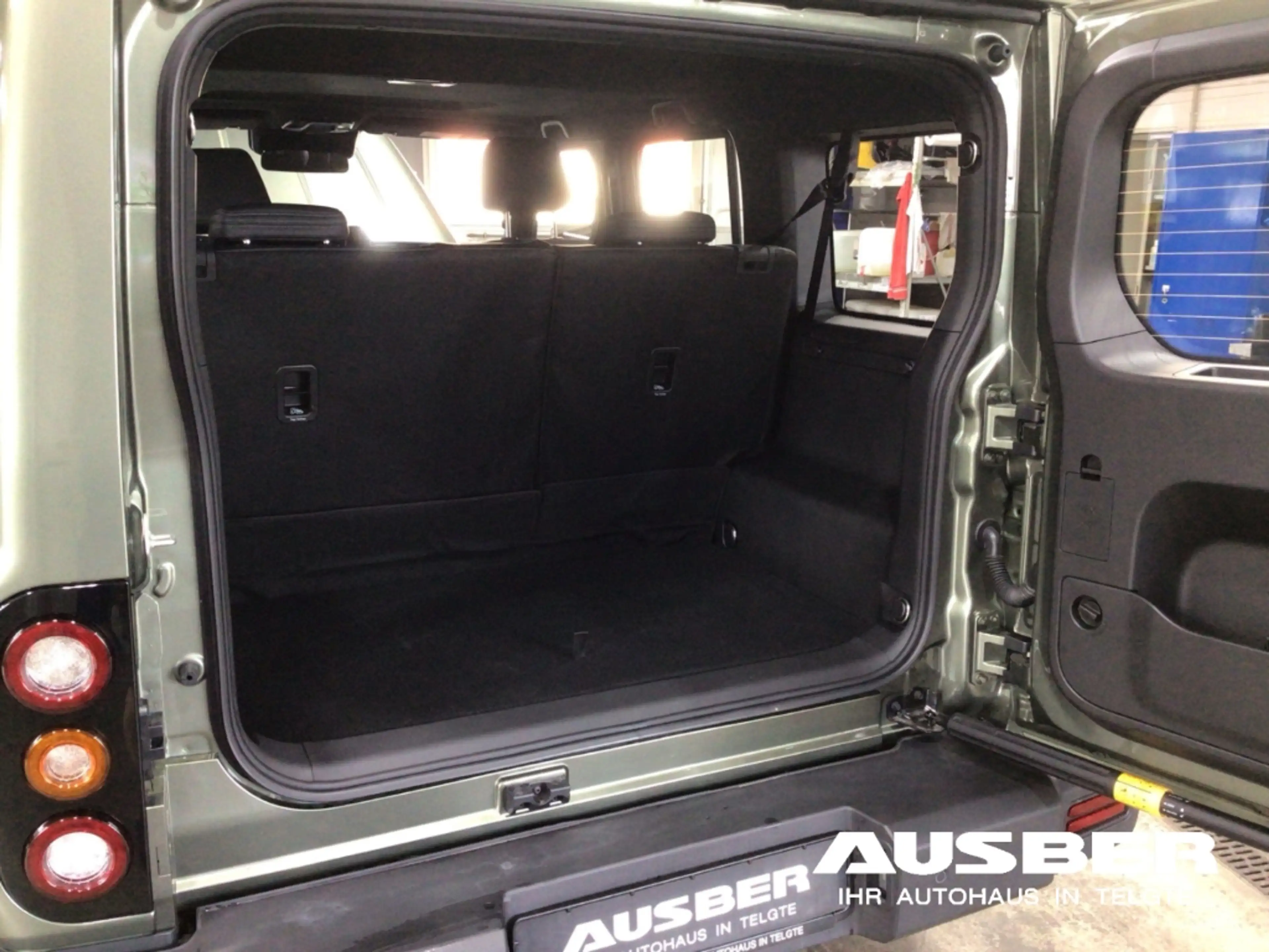 BAW 212 mit Allradantrieb 4x4 und Motorwinde, Arbeitsschei — photo 13