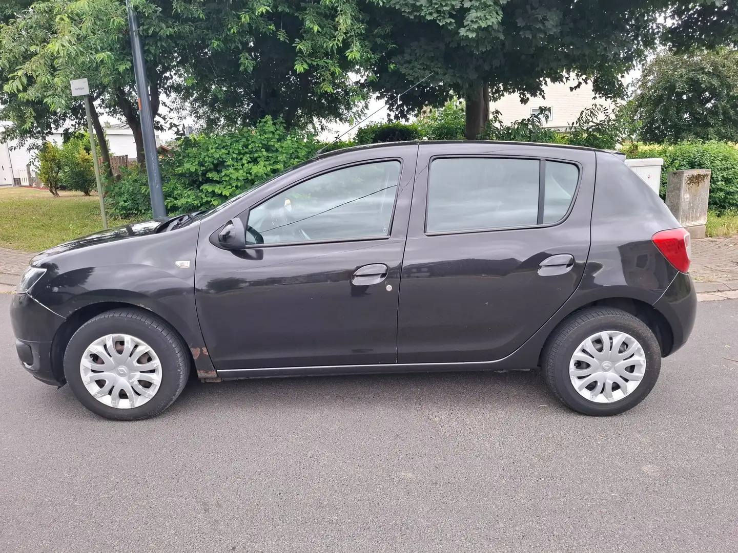 Dacia Sandero 0.9 ESSENCE 66KW Zwart - 1