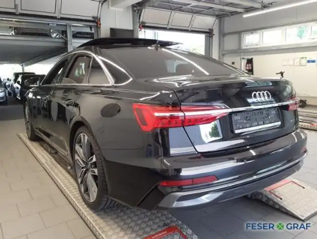 Audi A6 view 4