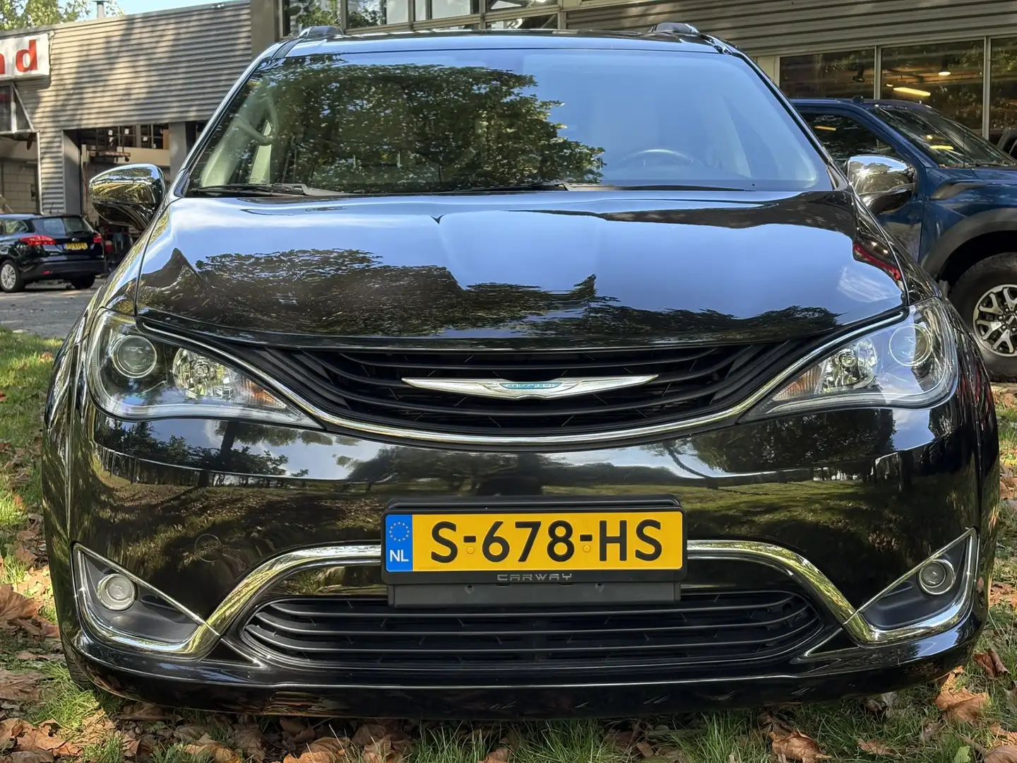 Chrysler Voyager 3.6 V6 PHEV Hybrid LIMITED DVD, PANO Schwarz - 2