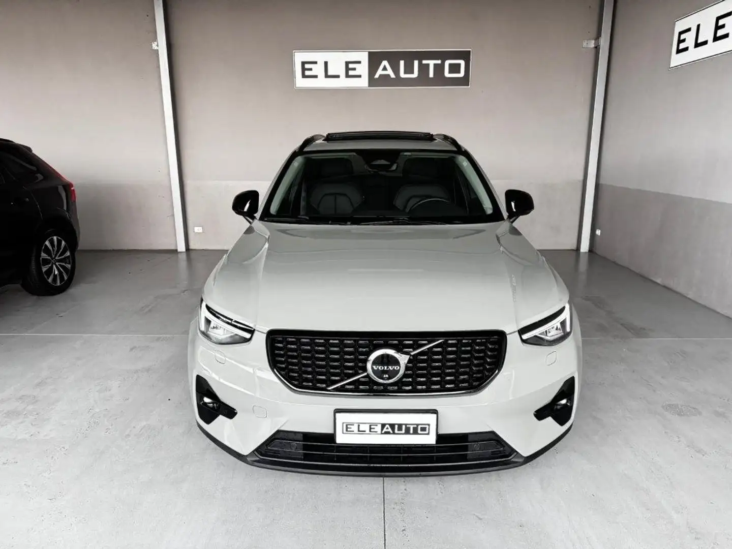 Volvo XC40 B4 AWD Aut Ultimate Dark Tetto Apr. - Pelle - 19'' Gris - 2