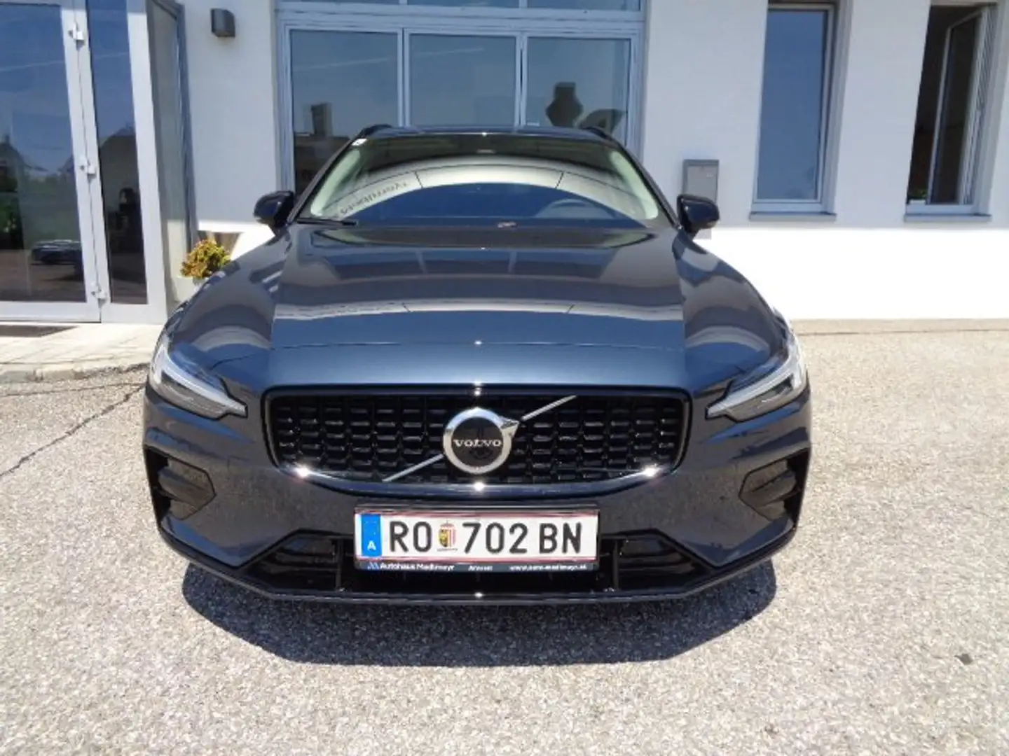 Volvo V60 Plus Dark Blau - 1