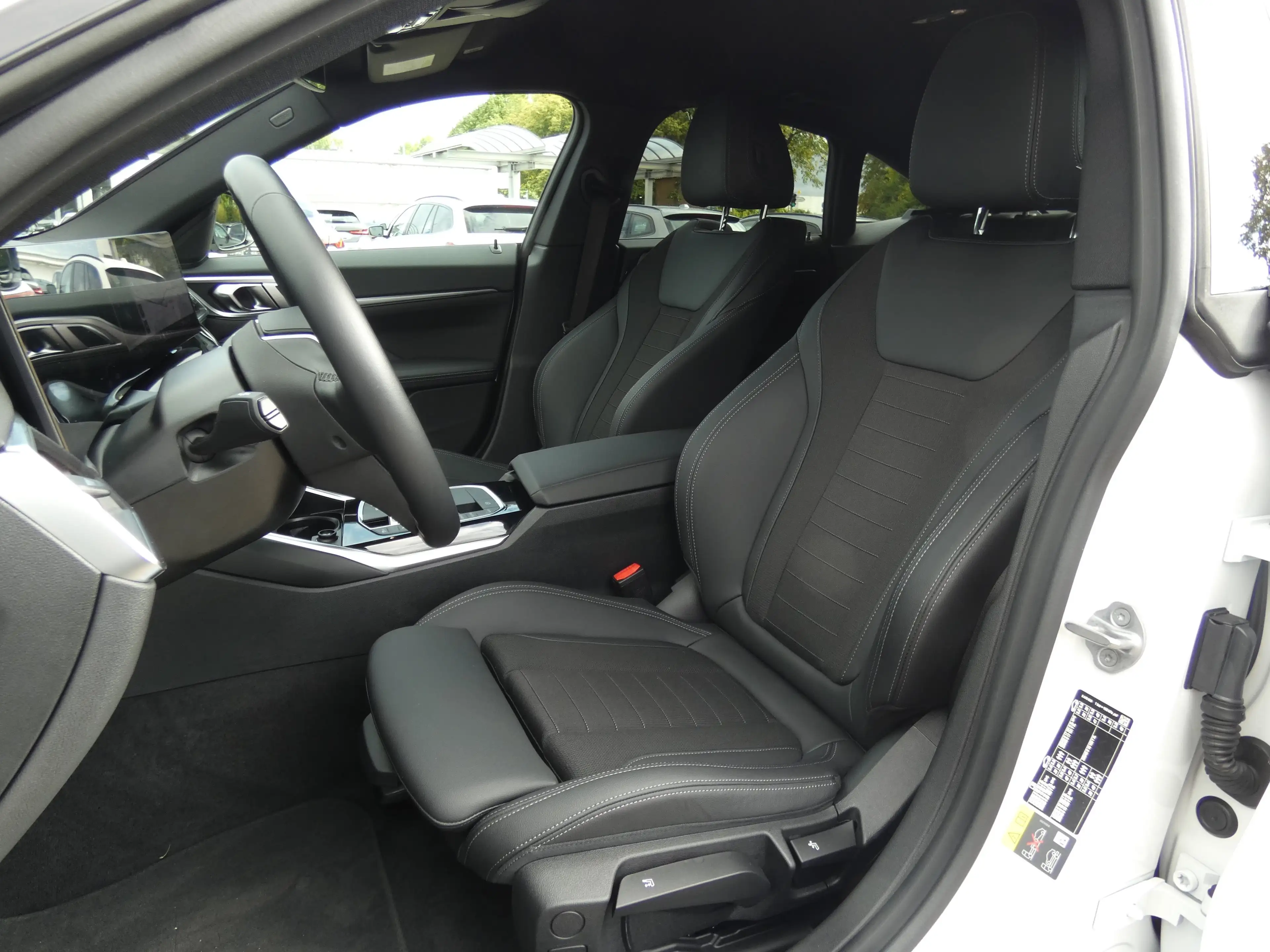 BMW i4 eDrive40 Gran Coupé HiFi DAB ACC + Stop&Go — photo 13