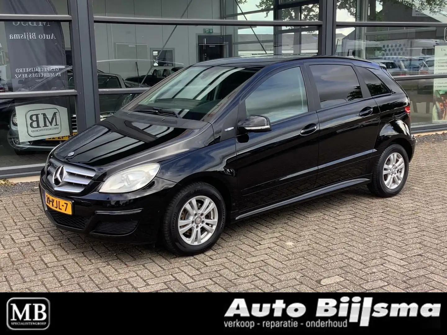 Mercedes-Benz B 180 BlueEFFICIENCY Business CLass Schwarz - 1
