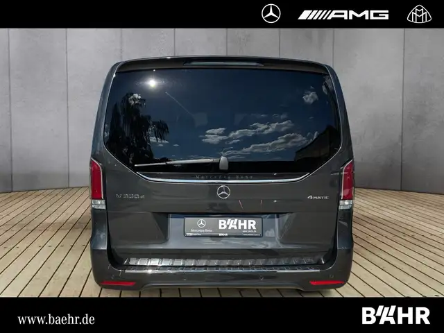 Mercedes-Benz V-Class view 8