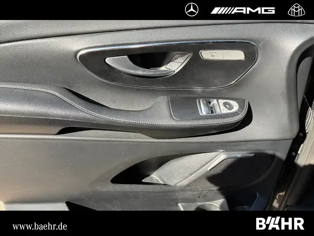 Mercedes-Benz V-Class view 14