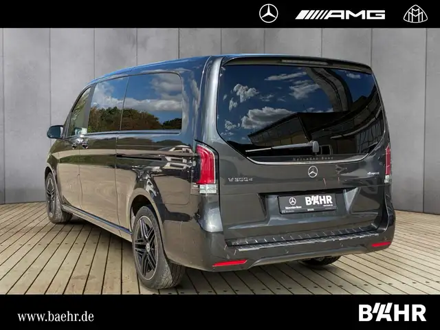 Mercedes-Benz V-Class view 3