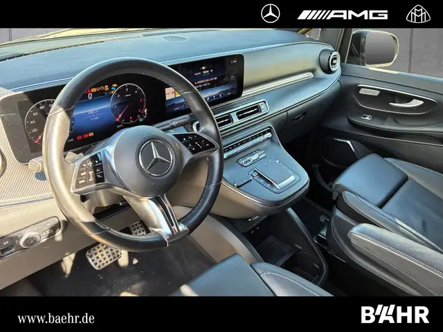 Mercedes-Benz V-Class view 11
