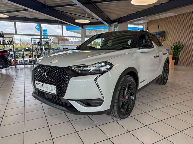 Imagine DS Automobiles DS 3 Crossback Performance Line | Kamera | ACC