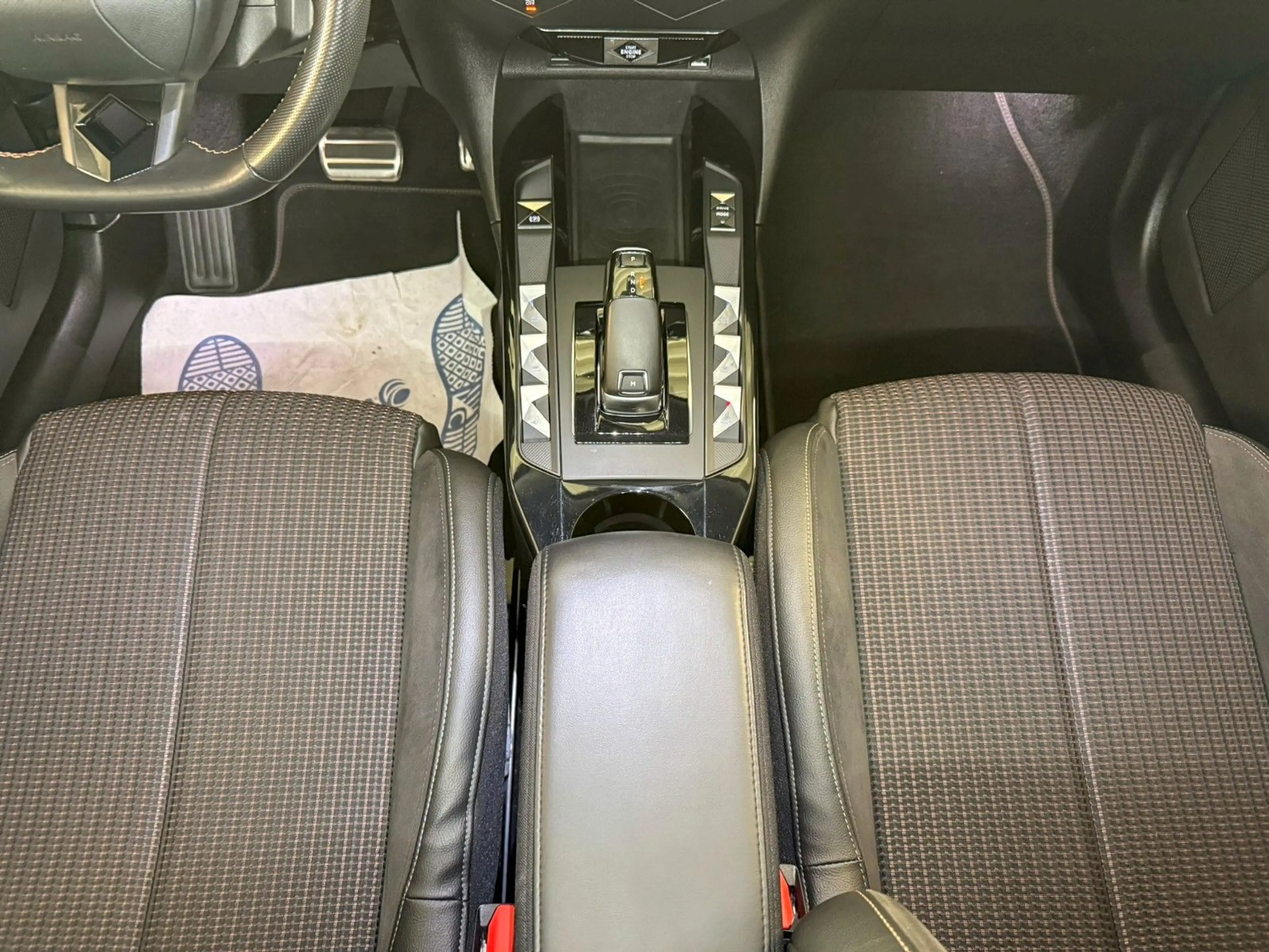 DS Automobiles DS 3 Crossback Performance Line | Kamera | ACC — photo 10