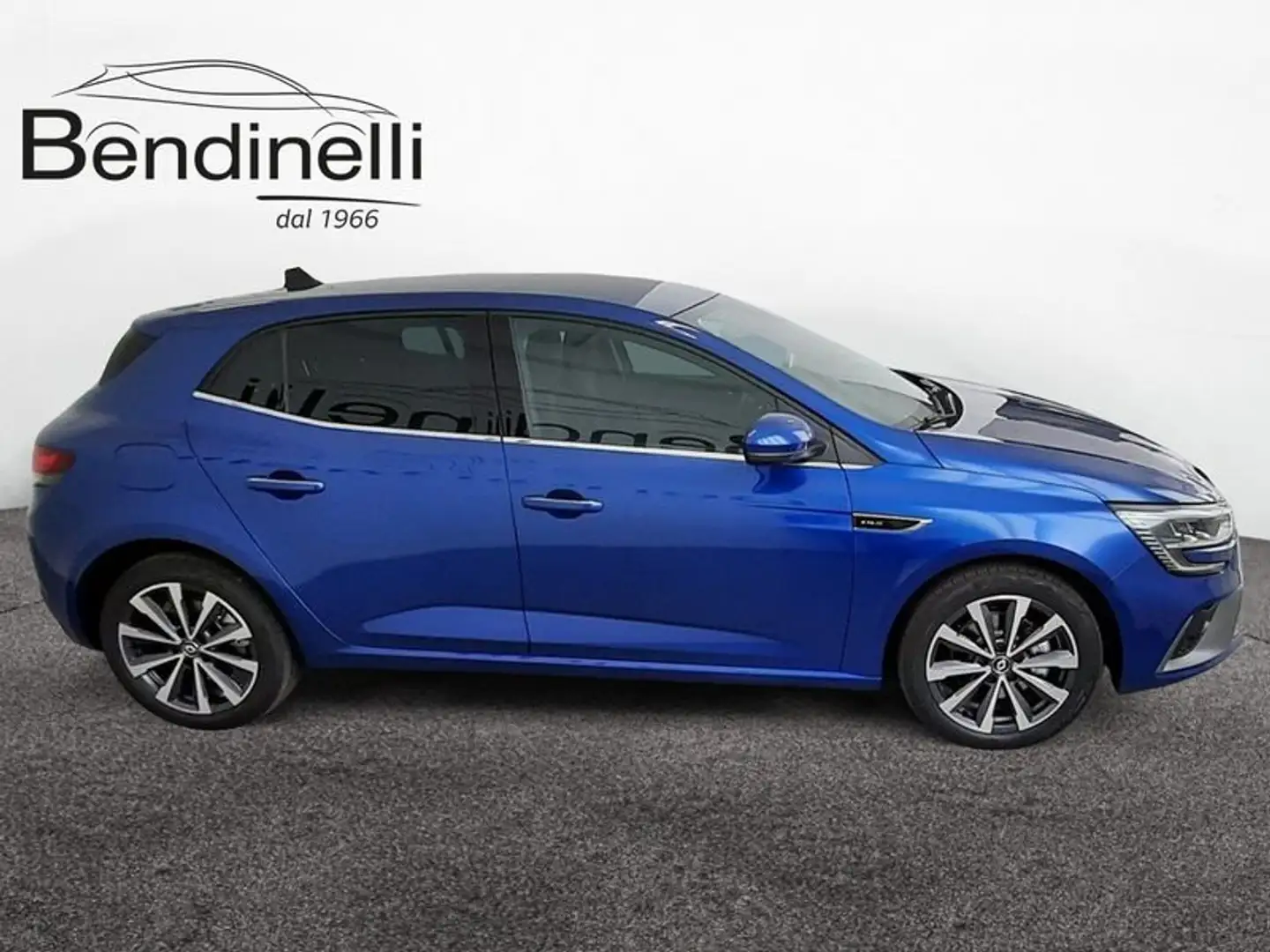 Renault Megane Plug-in Hybrid E-TECH 160 R.S. Line Blauw - 2