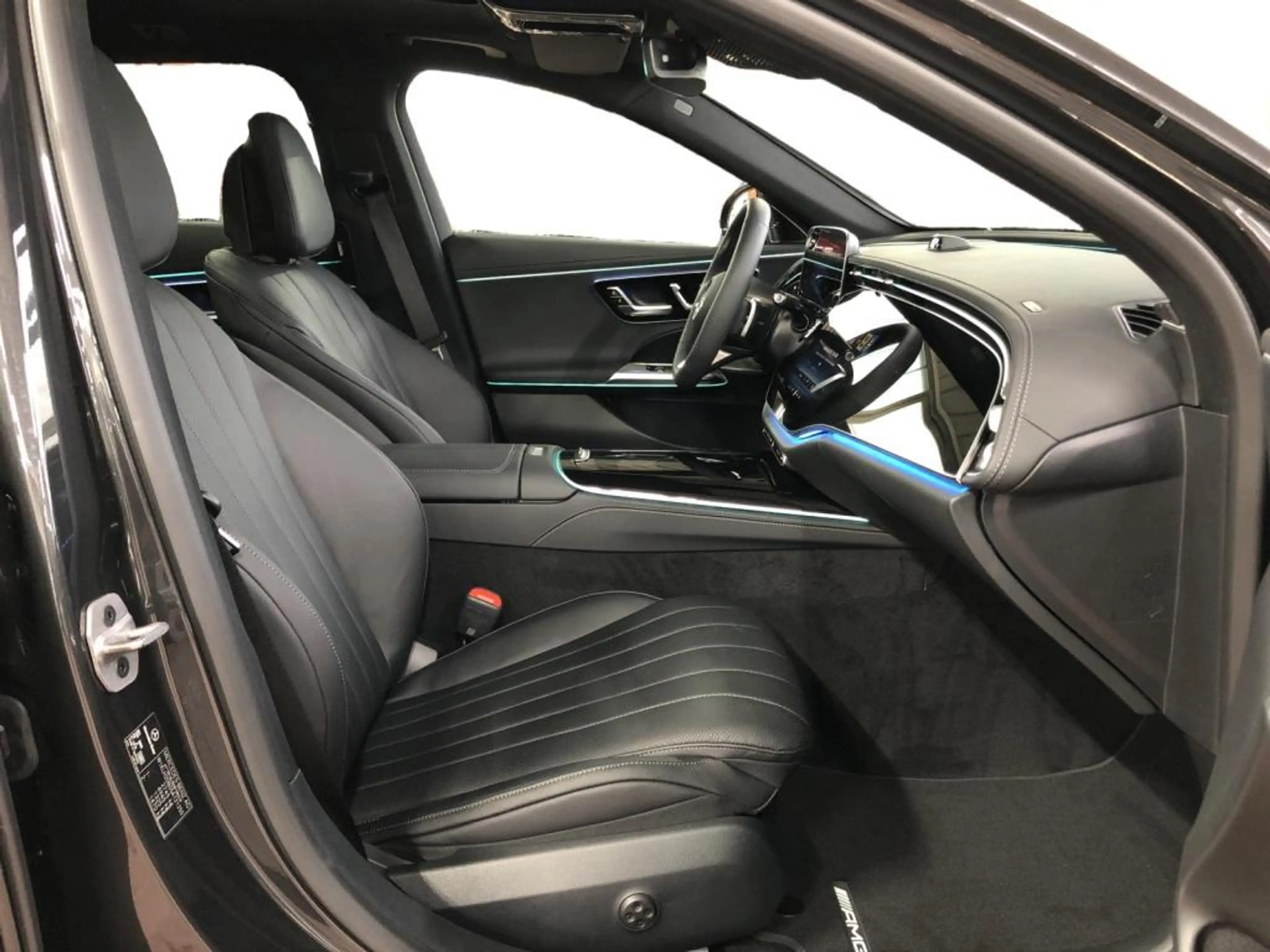 Mercedes-Benz E 450 d 4MATIC T-Modell AMG+MBUX+Superscreen+AHK — photo 5