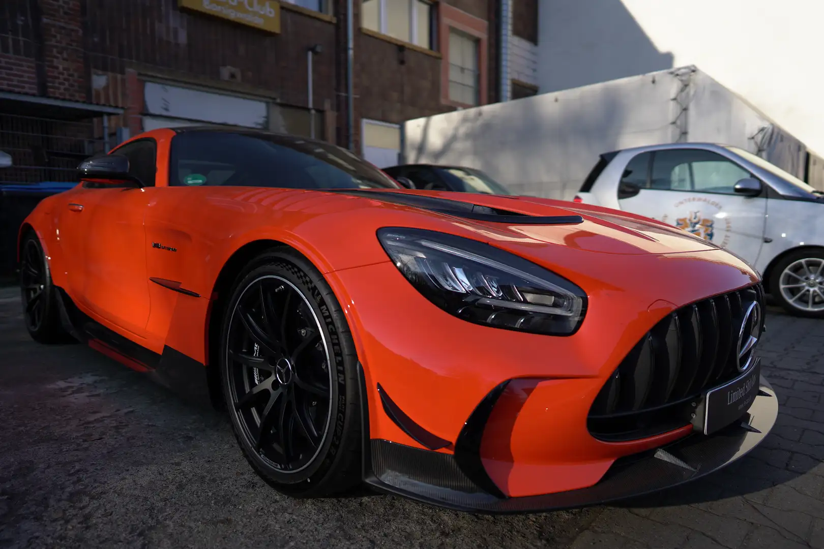 Mercedes-Benz AMG GT Black Series / Carbon Paket / Mw.St. Ausweisbar Orange - 1