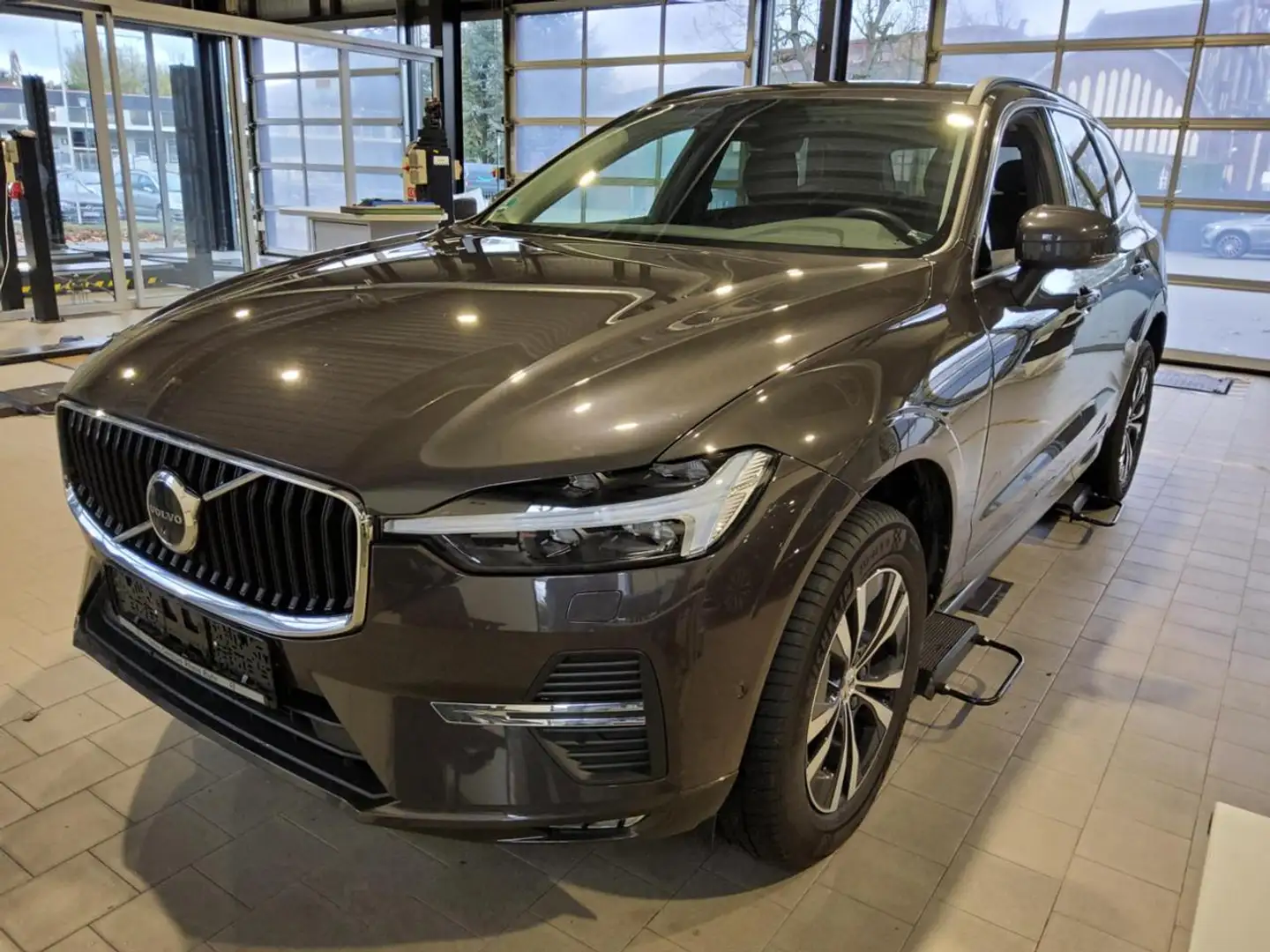 Volvo XC60 XC 60 B4 MOMENTUM PRO HKSOUND+LICHTPAK+PANO+LM+ Gris - 2