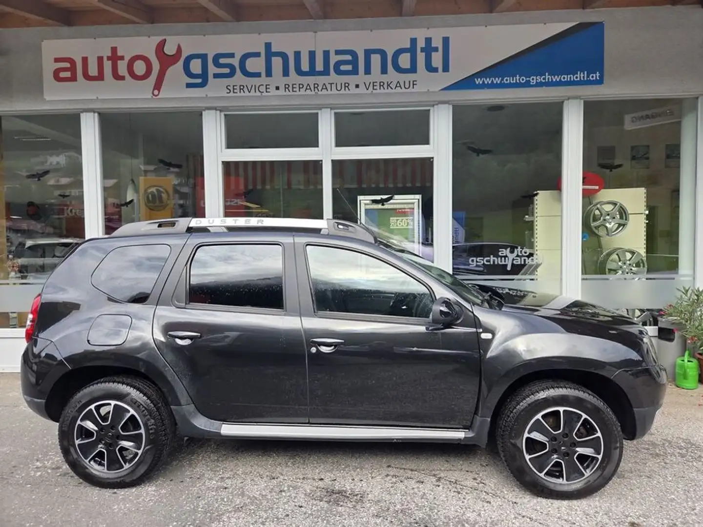 Dacia Duster Black Shadow 4x4 Schwarz - 2