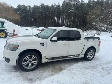 AWD 4dr V8 Adrenalin