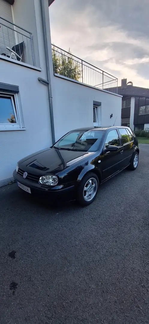 Volkswagen Golf - 2