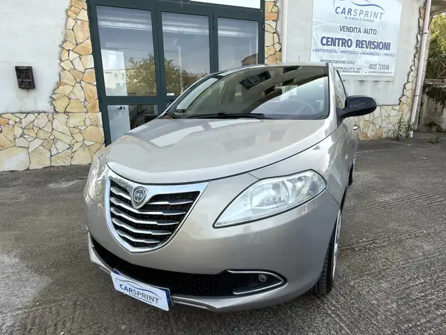 Lancia Ypsilon 1.2 8v Silver 69cv
