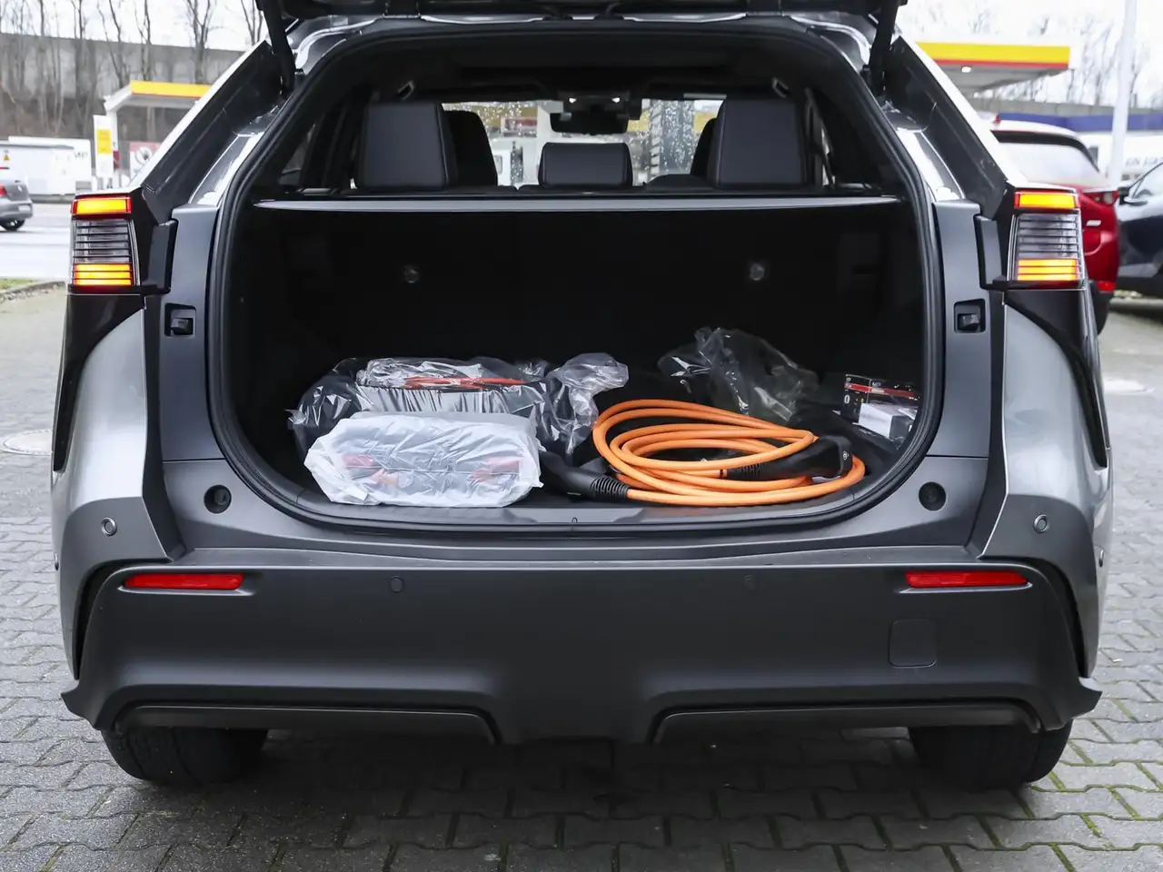 Toyota bZ4X BEV 4x4 Lounge Sky & Sound, миниатюра 10