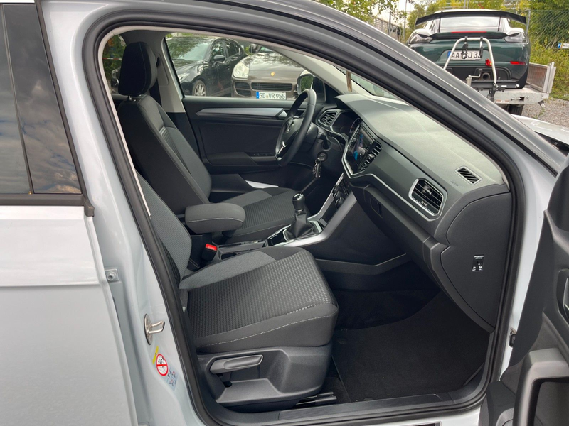 Volkswagen T-Roc ACC Pano LED Kamera Carplay SHZ BT DAB — photo 11