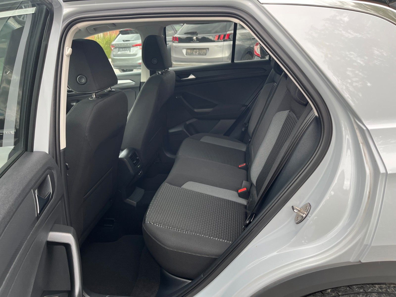 Volkswagen T-Roc ACC Pano LED Kamera Carplay SHZ BT DAB — photo 12