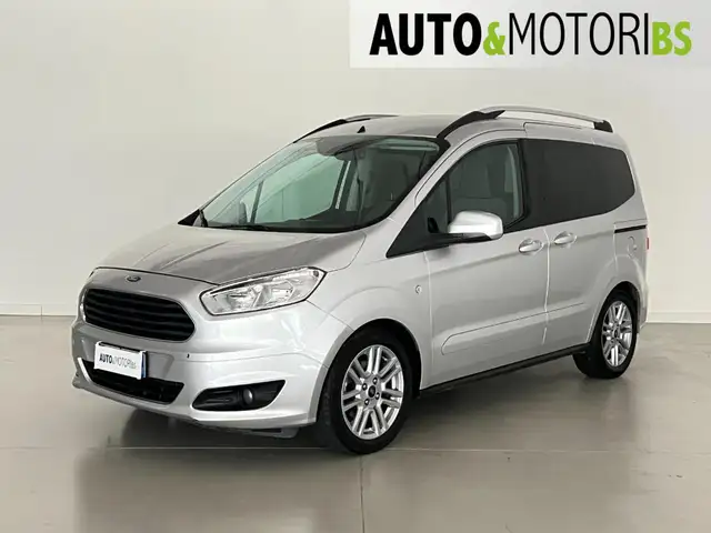 Ford Tourneo Courier 1.5 TDCI 75 CV Titanium