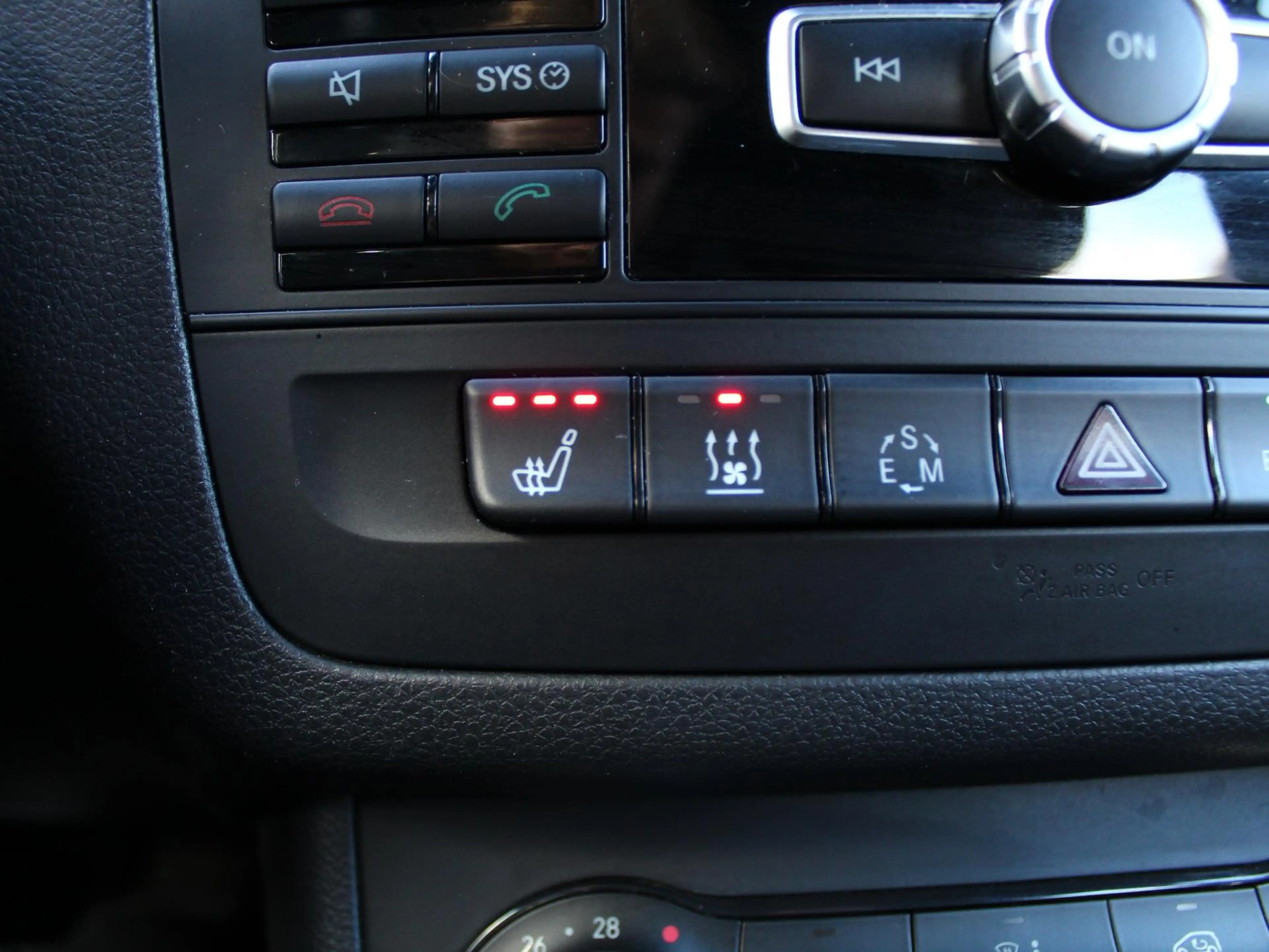 Mercedes-Benz B 180 | Lichtmetalen velgen | Achteruitrijcamera | Parke — photo 22